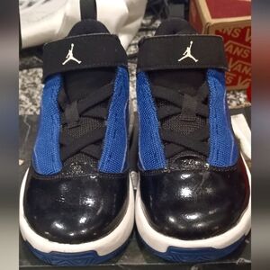 Blue and Black Jordan Max Aura 2 size 12c